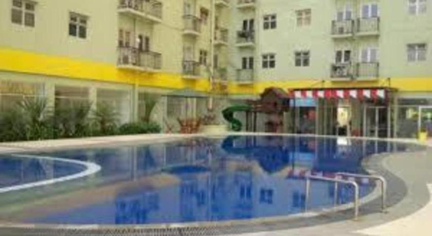 Hotel Oyo 3091 The Metro By Ananda 2*
