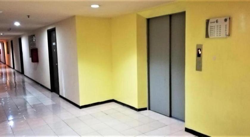 Oyo 3091 The Metro By Ananda Hotel 2*