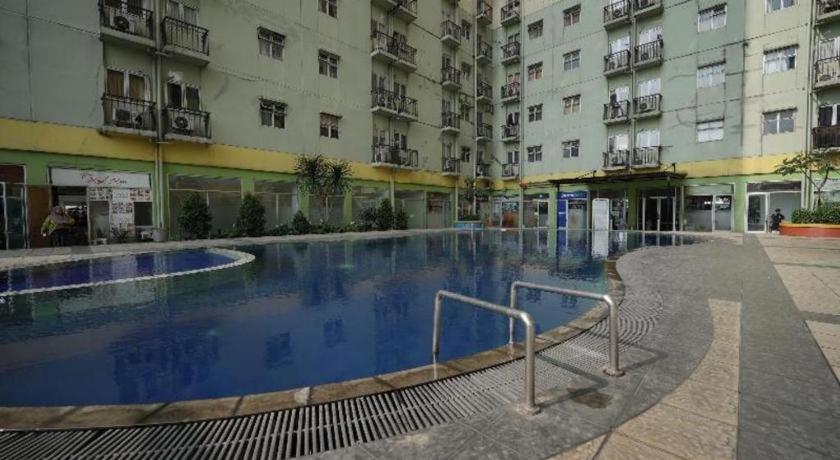 Hotel Oyo 3091 The Metro By Ananda 2*